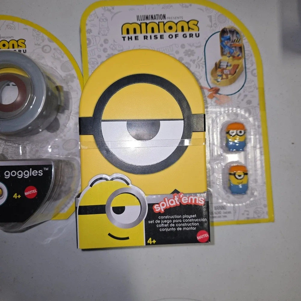 Minions The Rise of Gru Blink n Wink Goggles and Splat ems‎ Construction Playset